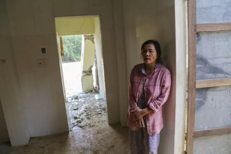 Lũ dữ như sóng thần ập về, cuốn phăng nhà cửa trong chốc lát - 2