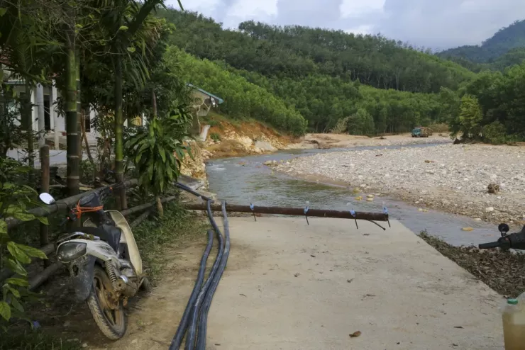 Lũ dữ như sóng thần ập về, cuốn phăng nhà cửa trong chốc lát - 6