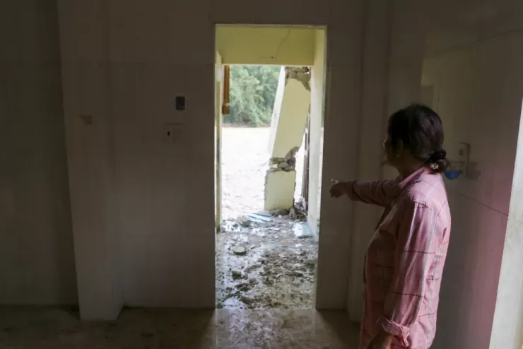 Lũ dữ như sóng thần ập về, cuốn phăng nhà cửa trong chốc lát - 7