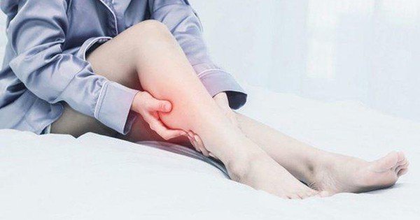 Chuột rút cơ bắp cảnh báo cơ thể thiếu canxi.