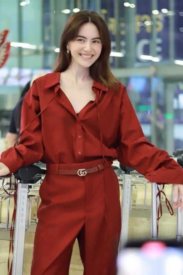 Nữ diễn viên sở hữu chiều cao 1,73 m, vóc dáng mảnh mai, thanh thoát nên khi diện đồ, cô toát lên sự sang chảnh và đẳng cấp.