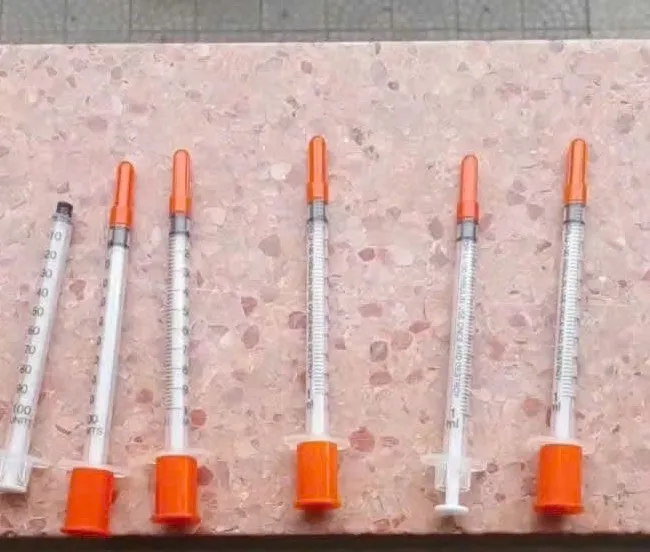 Bơm kim tiêm được xác định là đồ chơi, không phải để sử dụng chất ma tuý. Ảnh: CA.