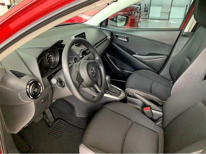 Vì sao Mazda 2 là mẫu xe sedan dành cho chị em phái đẹp? - 7