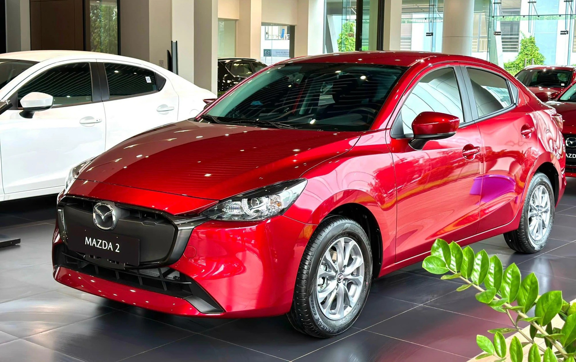 Riêng bản Mazda 2 1.5L Premium sẽ được trang bị 6 túi khí.