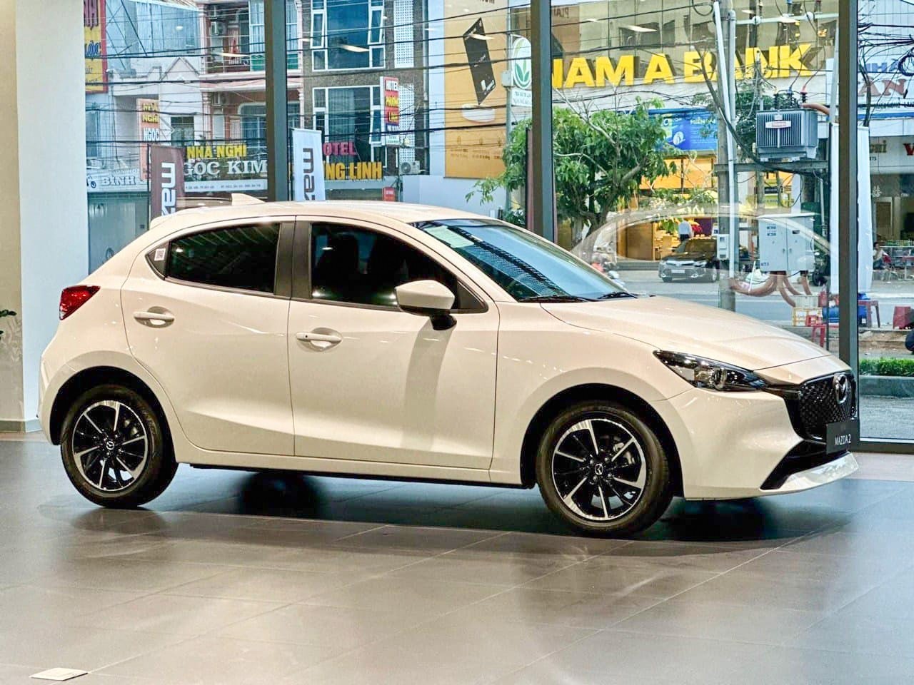 Vì sao Mazda 2 là mẫu xe sedan dành cho chị em phái đẹp? - 1