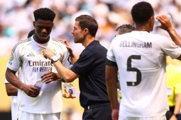 Xabi Alonso như  " giẫm phải mìn "  ở Real, cầu thủ bức xúc vì bị can thiệp đời tư