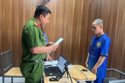 Đâm dao vào đùi tài xế Grab để cướp tài sản