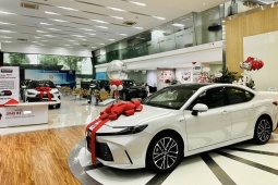 Thị trường - Tiêu dùng - Ô tô giảm giá trăm triệu đồng, người dân mạnh tay xuống tiền mua xe ô tô mới