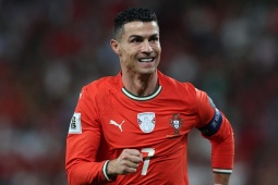 Ronaldo - Bồ Đào Nha sắp có vé dự World Cup: Cơn đau đầu dễ chịu của Martinez