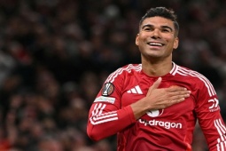 Bóng đá - Man United đau đầu vì Casemiro quá hay: Kịch bản đẹp nhất là gì? (Clip tin nóng)