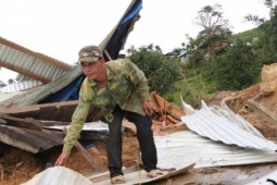 Tin tức trong ngày - Cận cảnh vụ sạt lở núi kinh hoàng, cuốn phăng 6 ngôi nhà ở xã vùng cao Đà Nẵng