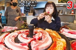 'Thánh mukbang' phải lắp răng giả vì ăn quá nhiều