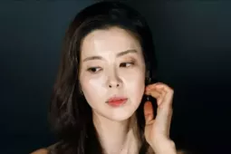 Gần 20 năm sống trong khổ sở của ác nữ ‘Giày thủy tinh’