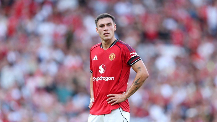 Ugarte tỏ ra bị ngợp tại Premier League.