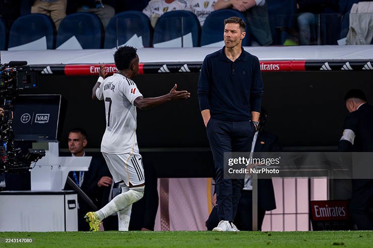 Mối quan hệ giữa Vinicius và HLV Alonso cũng không êm đẹp