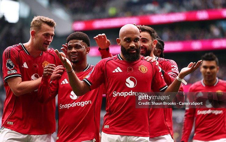 HLV Ruben Amorim đứng trước bài toán nhân sự