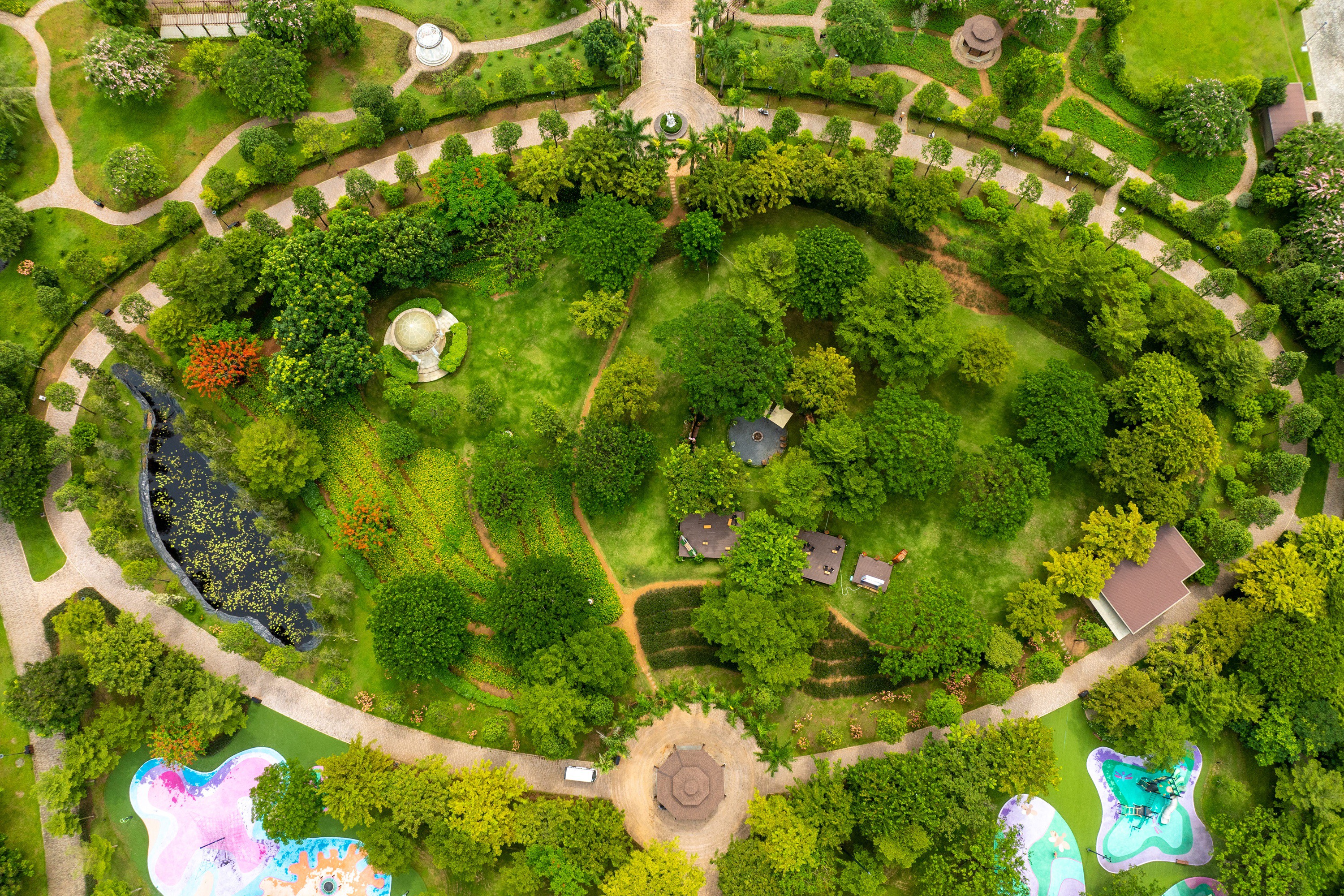  Không gian xanh đa tầng – nền tảng vững chắc cho sự phát triển khỏe mạnh và hạnh phúc của con.