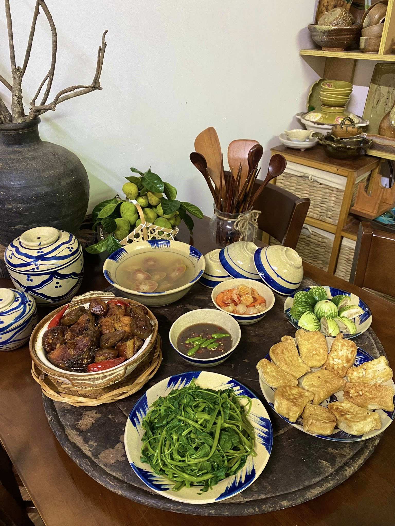 Cá trắm kho quả chay - Rau muống luộc - Đậu mơ chiên giòn - Cà ngọt ăn sống chấm mắm tôm