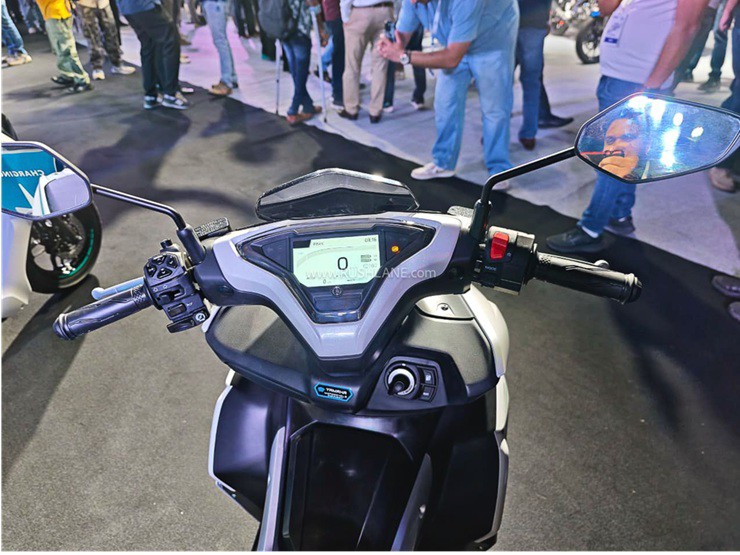 Yamaha ra mắt xe máy điện Aerox E: Sẵn sàng "khuấy động" thị trường xe điện - 2