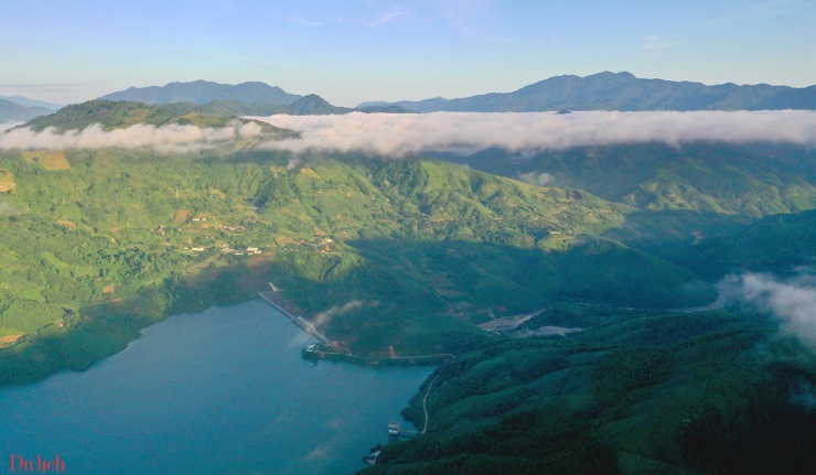 Vẻ đẹp thơ mộng vùng lòng hồ Đăkđrinh trên đỉnh Trường Sơn Dông - 5