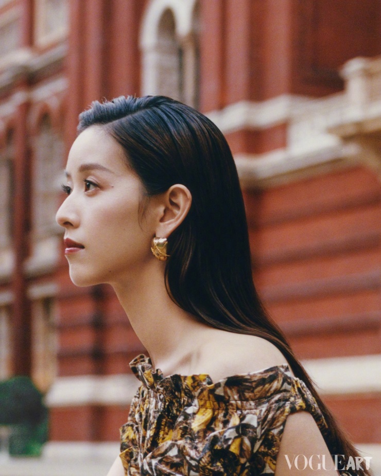 Chương Trạch Thiên là cố vấn mảng kinh doanh thời trang ở công ty, vì thế thường tham gia các tuần thời trang quốc tế hay sự kiện do hãng mốt khắp thế giới tổ chức.