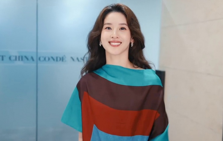 Cô yêu thích môn quần vợt, leo núi, ngoài ra tập yoga để rèn vóc dáng, sự dẻo dai.