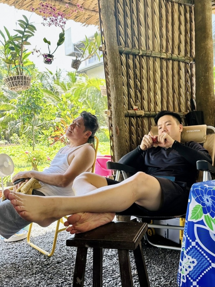 Huỳnh Anh Tuấn dưỡng bệnh trong nhà chòi sau hai tháng xuất viện - 5