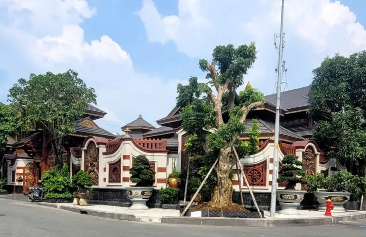 Biệt thự của bà Phan Thị Mai, chủ hệ thống thẩm mỹ viện Mailisa, nằm trong khu dân cư Thới An, quận 12 (cũ). Ảnh: NT