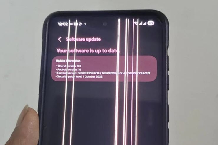 Người dùng Galaxy S21 FE bỗng dưng bị sọc màn hình sau khi "lên đời" One UI 8