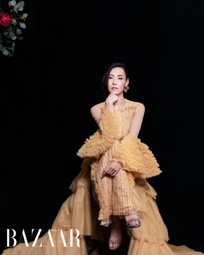 Trương Bá Chi trên tạp chí. Ảnh: Harper's Bazaar