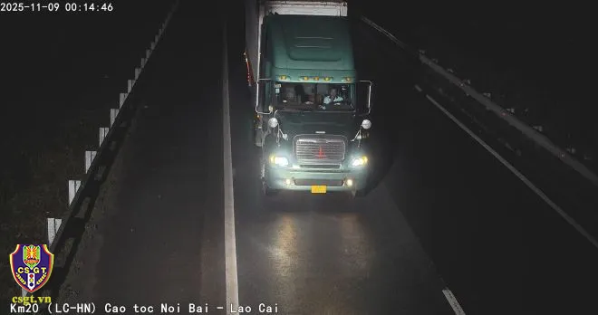 Người lái xe ô tô vi phạm được camera AI ghi nhận. Ảnh: Cục CSGT