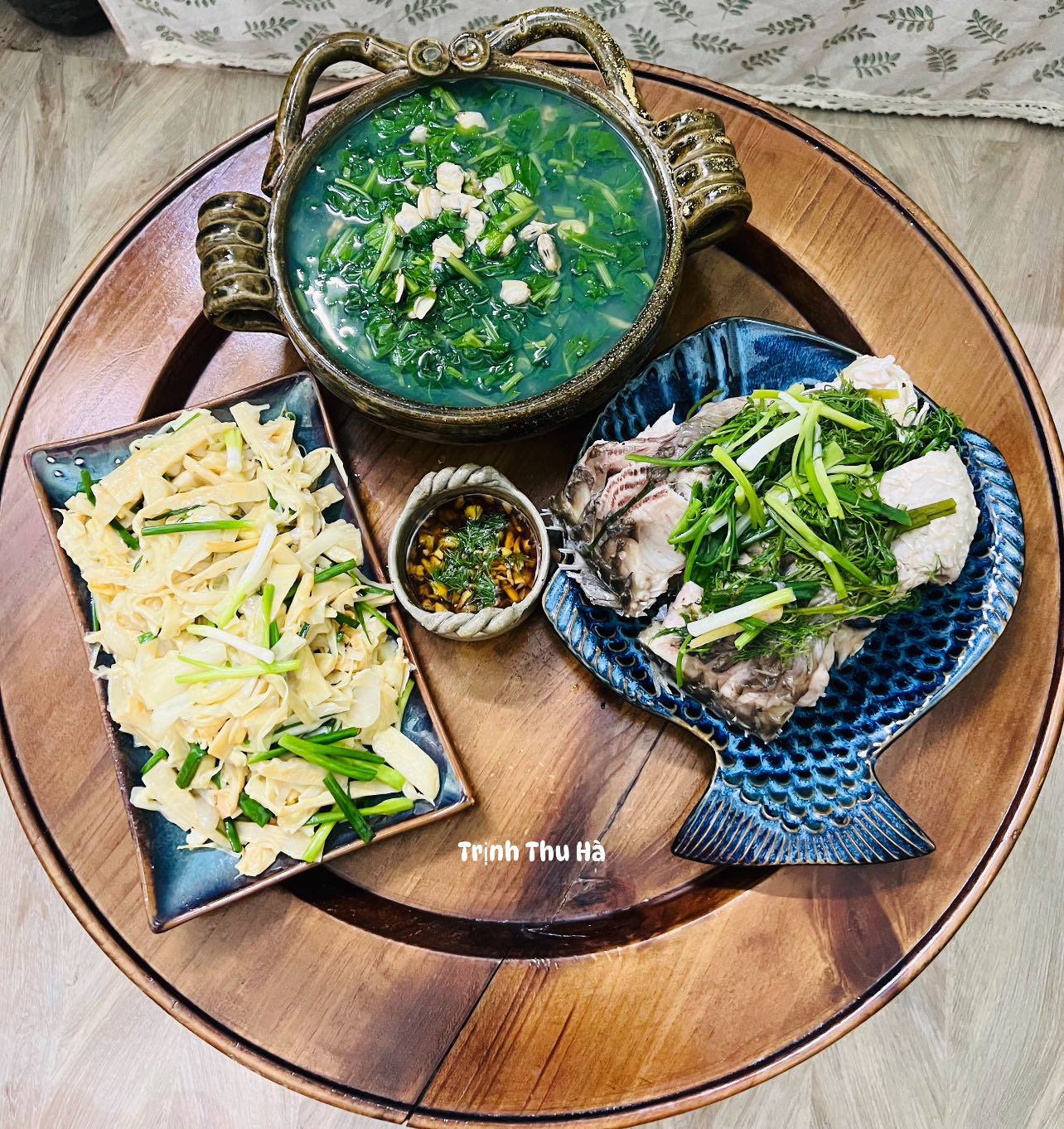 Canh cải nấu ngao - Cá trắm hấp - Măng xào