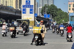 Hơn 130 người bị phạt tiền trong một buổi sáng vì thói quen phổ biến khi lái xe máy