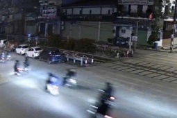 Tạm giữ 20 đối tượng mang hung khí đuổi đánh người đi đường tại Bắc Ninh