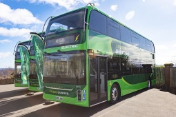 Châu Âu hoảng hốt vì xe buýt điện Trung Quốc có thể “tự dừng giữa đường”