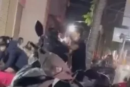 An ninh - Xã hội - [Clip] Mâu thuẫn mua bán, cô gái bị người đàn ông đánh đập dã man trên đường