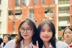 Bộ GD&ĐT đề nghị tạm dừng sắp xếp các trường phổ thông vượt quy mô