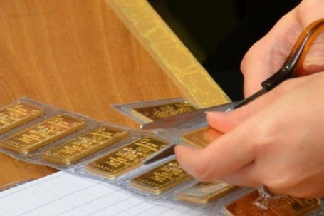 Giá vàng hôm nay 13-11: Vàng thế giới tăng gần 100 USD