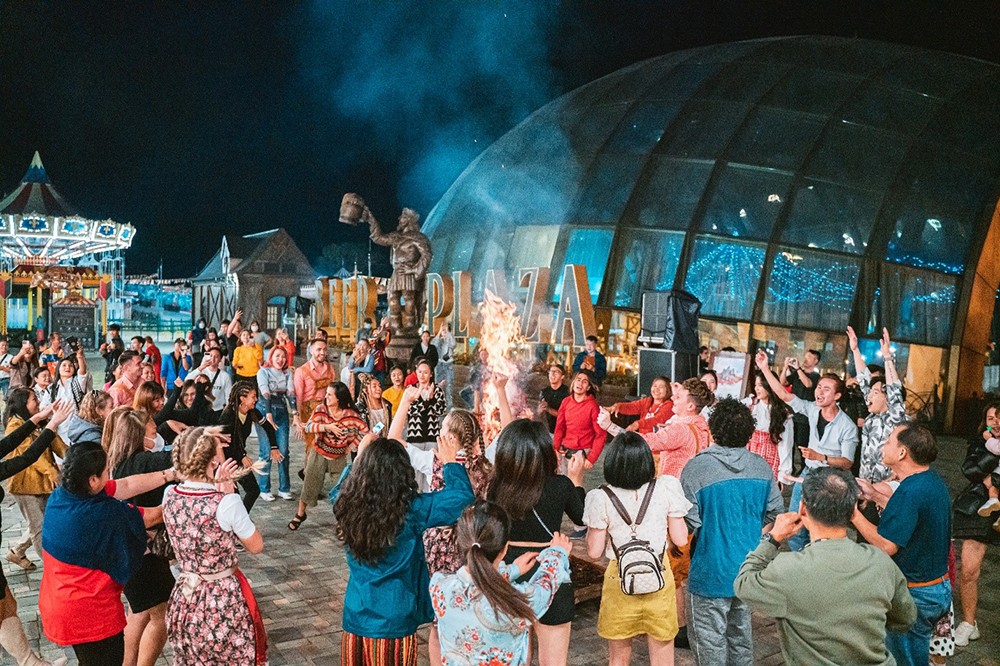 Combo Ba Na By Night đã tạo được dấu ấn riêng với du khách