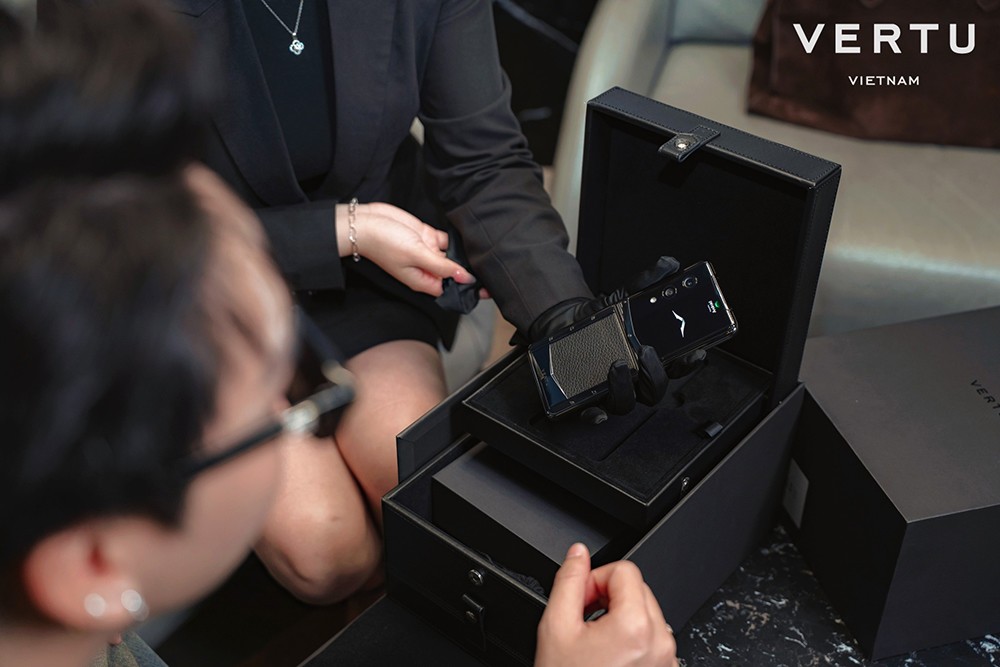 Trí tuệ nhân tạo đang len vào từng ngóc ngách đời sống, nhưng với những người thành đạt, họ cần một AI “biết giữ bí mật”.