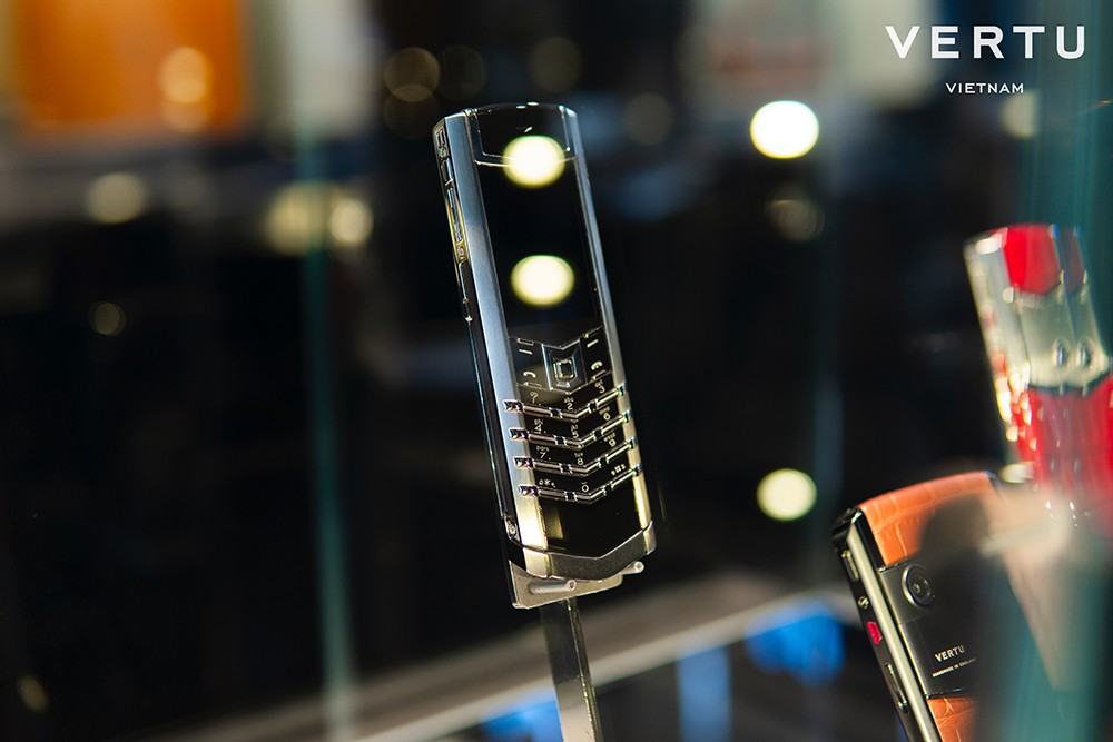 Signature V 4G vẫn mang giá trị đặc biệt đối với những người yêu cầu bảo mật tuyệt đối.