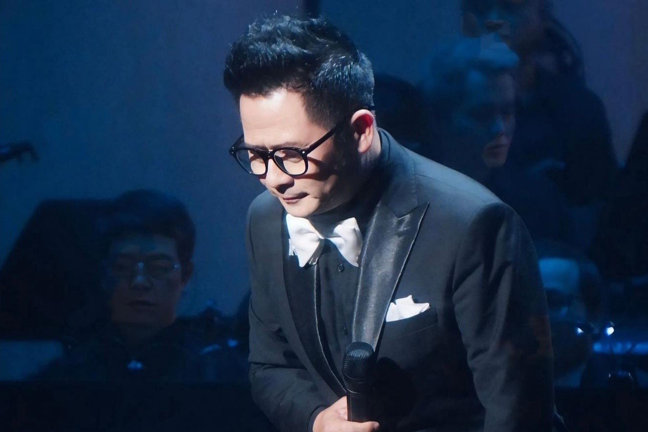 Bằng Kiều xin lỗi sau phát ngôn bị chê là "kém duyên" liên quan đến G-Dragon.