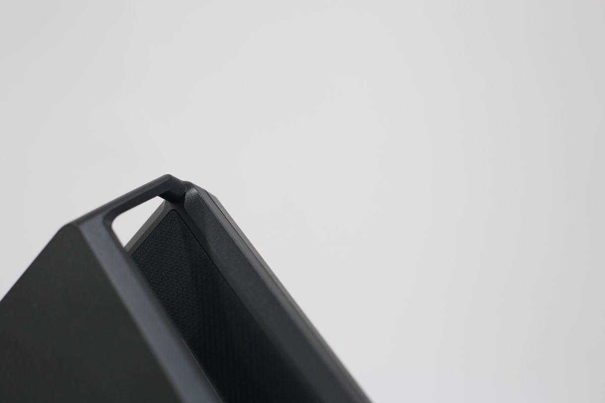 Phần chân đế nam châm.