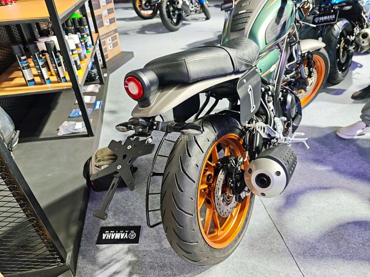 Yamaha XSR155 "biến hình" phong cách Cafe Racer cực chất với bộ kit chính hãng - 11