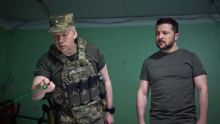 Tổng tư lệnh quân đội Ukraine thị sát mặt trận trọng yếu Pokrovsk, bác tin đồn bị Nga bao vây - 1