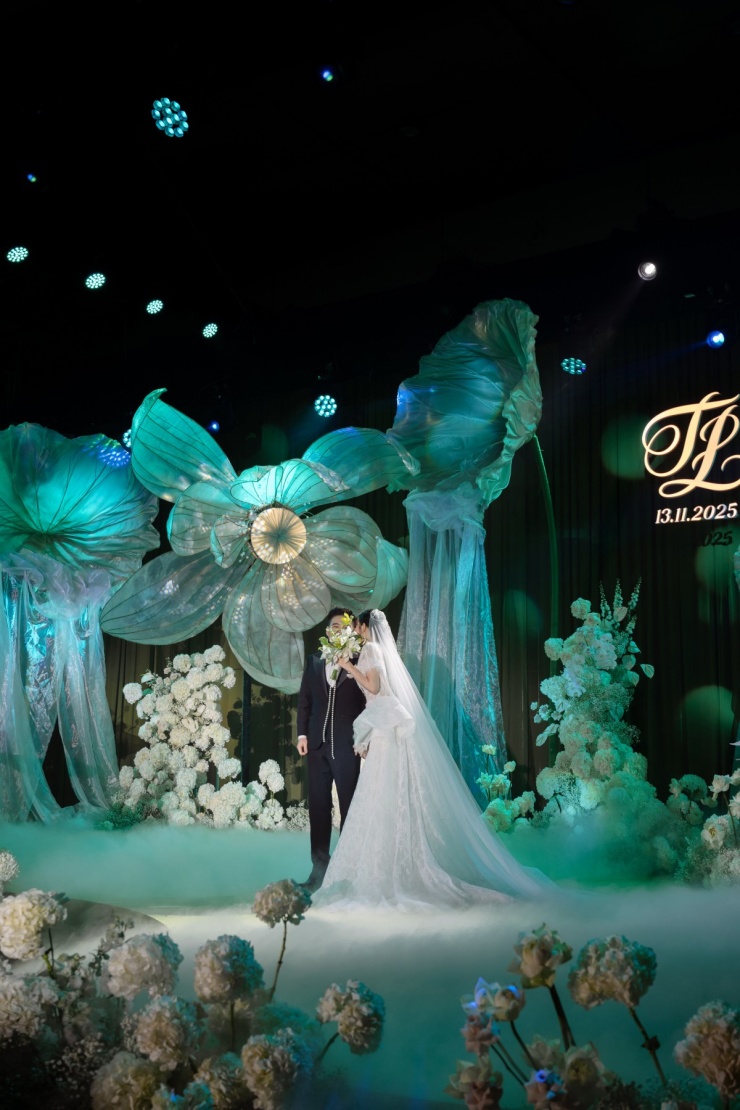 Hương Liên chơi đàn tranh trong đám cưới - 3