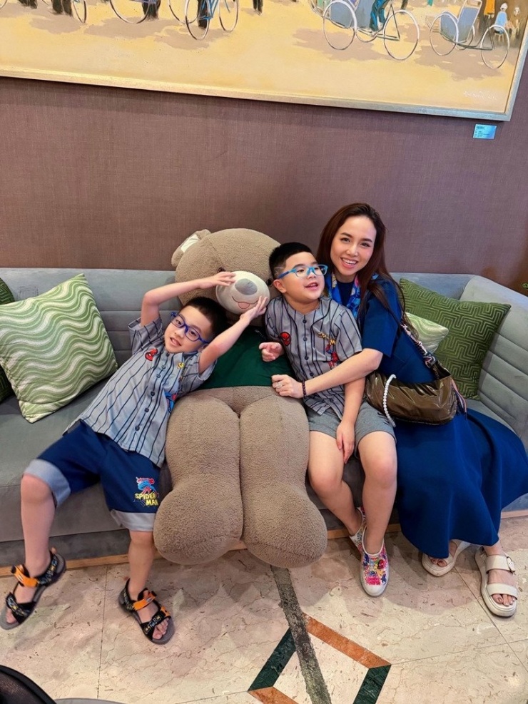 Diễn viên Đinh Ngọc Diệp gọi hai con trai là "gấu bông của mẹ".