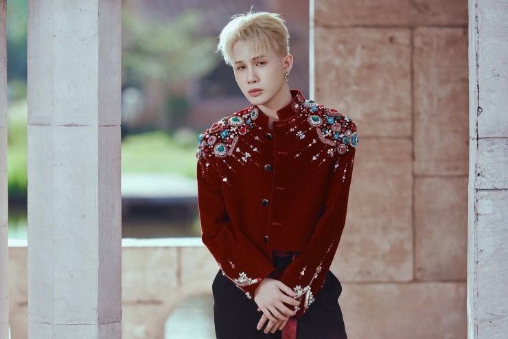 Ca sĩ Jack bị phê phán trong buổi tọa đàm. 