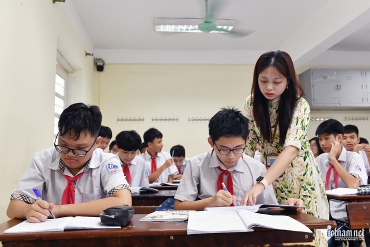 Học sinh trường tư ở Hà Nội được hỗ trợ học phí tới hơn 200.000 đồng/tháng.