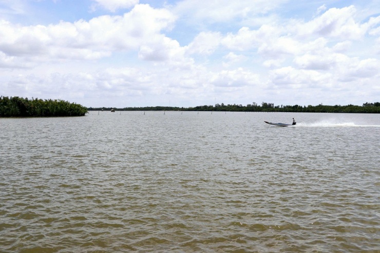 Đầm Thị Tường là đầm nước tự nhiên có diện tích khoảng 700 ha